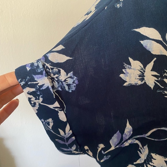 Love is for Eternity blue & white Floral shirt Sleeve Women Top Size L - Picture 4 of 7